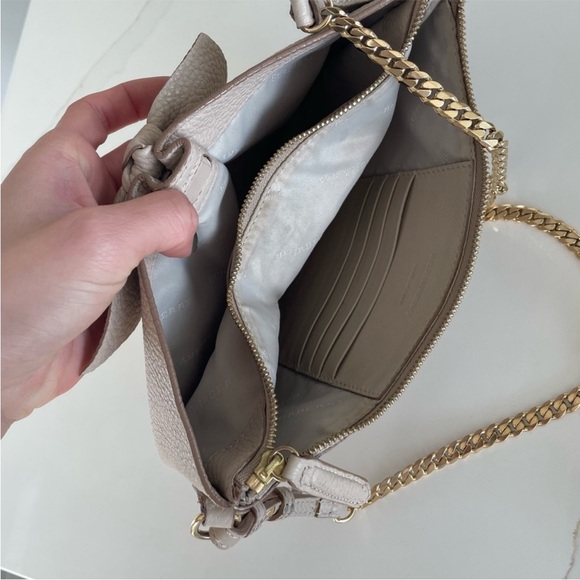 Burberry bag - Picture 3 of 15